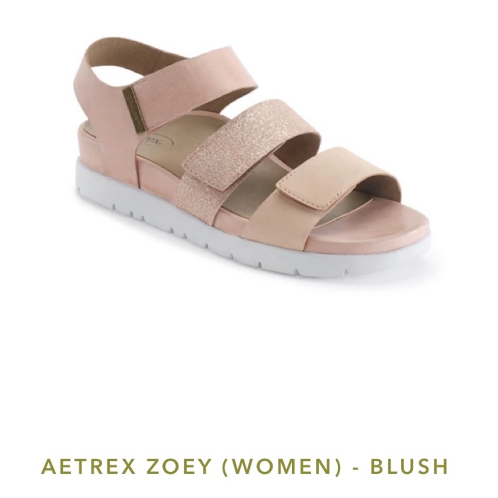 Cute Aetrex nude pink strappy sandal